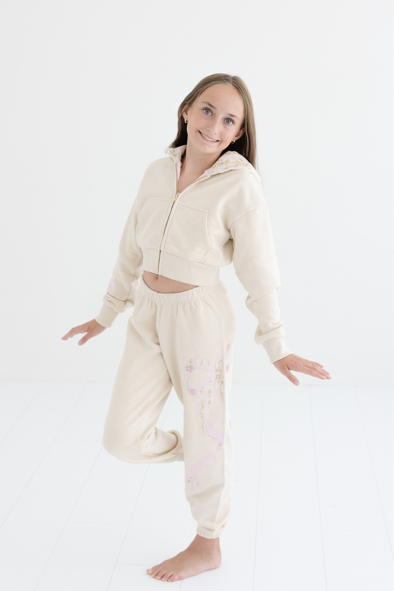 Tween Dylan Bow Appliqué Sweatpants