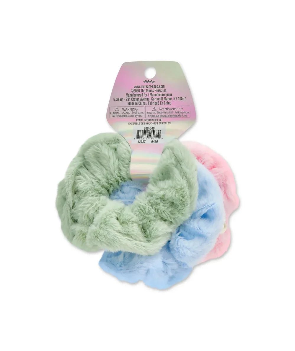 Faux fur on the Pearl Scrunchie Set by Iscream - CAKEWISH.