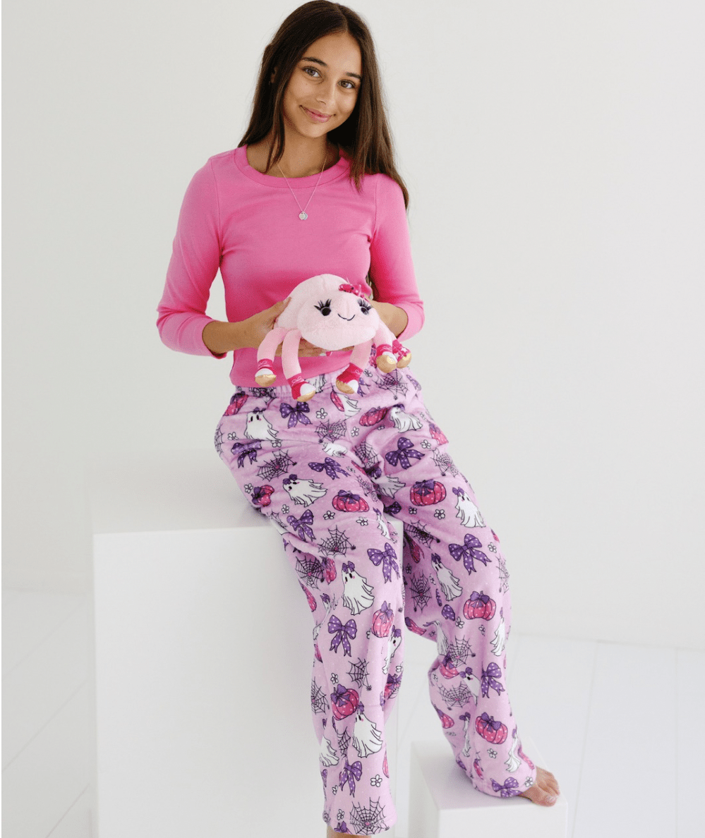 Model wearing the Iscream Tween Spooky Season Plush Lounge Pants - CAKEWISH